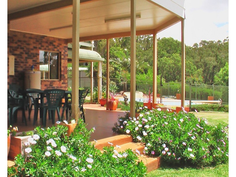 8 Glencoe Court, Middle Ridge QLD 4350