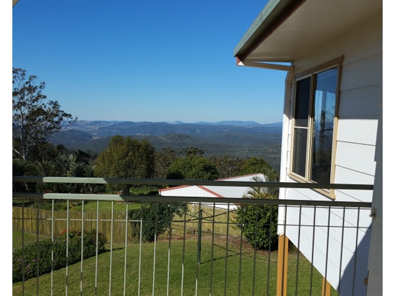 8 Glencoe Court, Middle Ridge QLD 4350