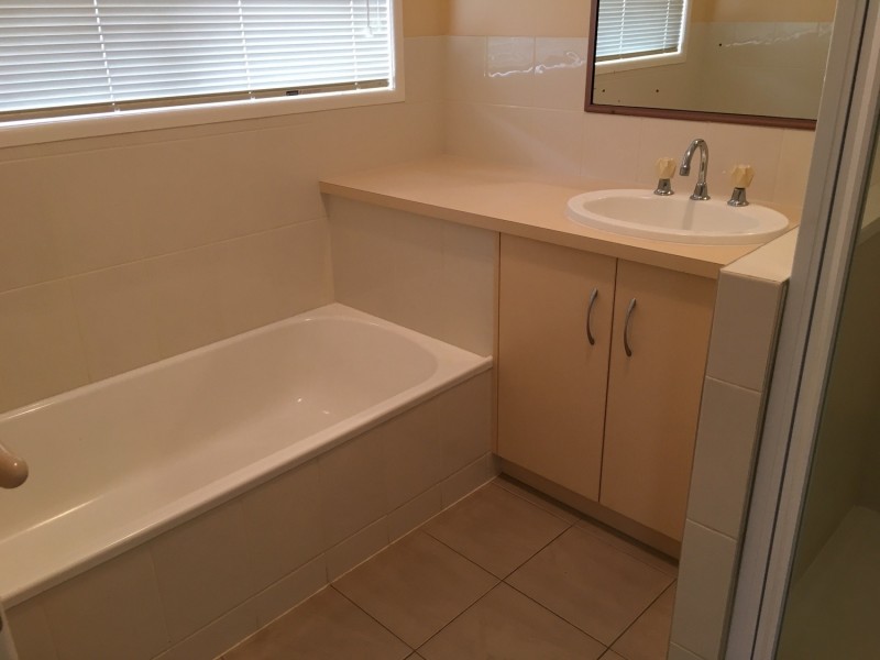 10 Marwedel Street, Kearneys Spring QLD 4350