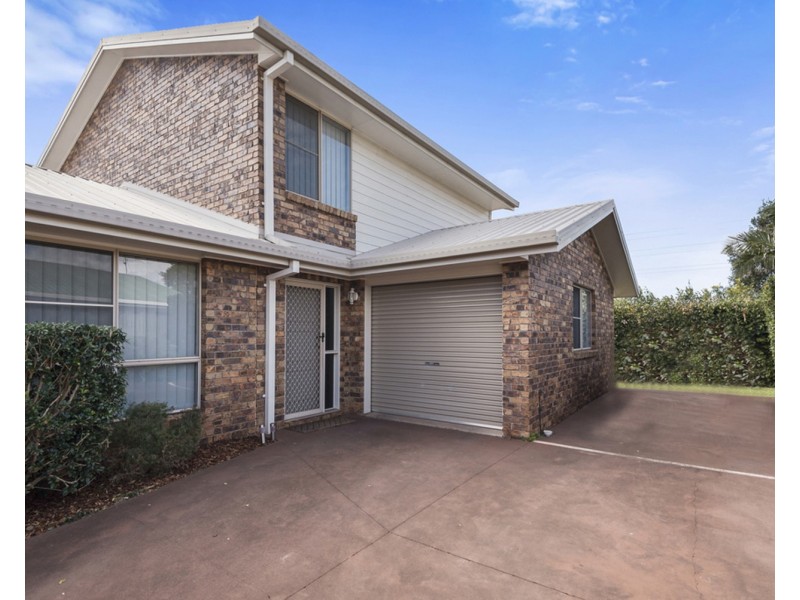 10  Carmen Street, Kearneys Spring QLD 4350