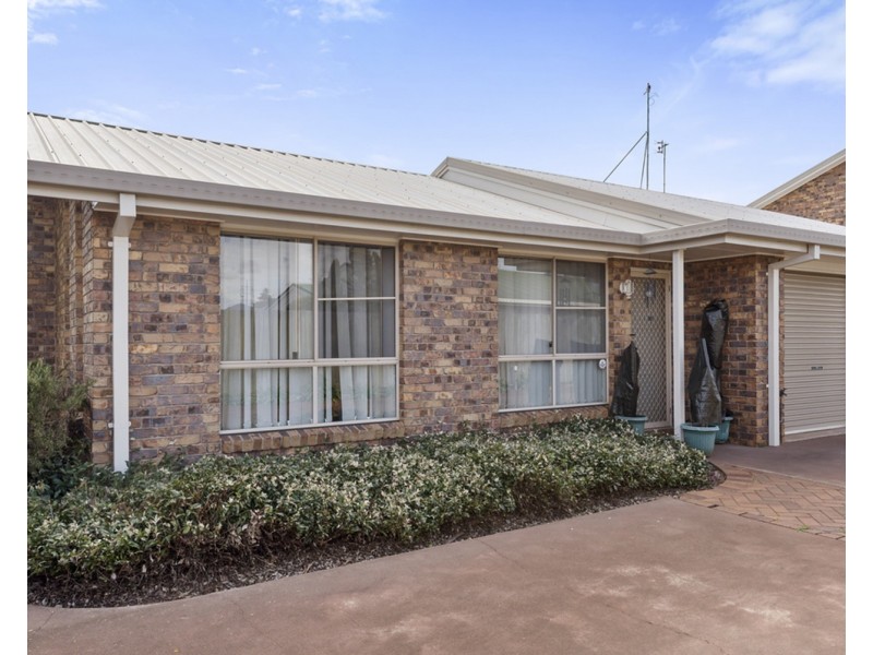 10  Carmen Street, Kearneys Spring QLD 4350