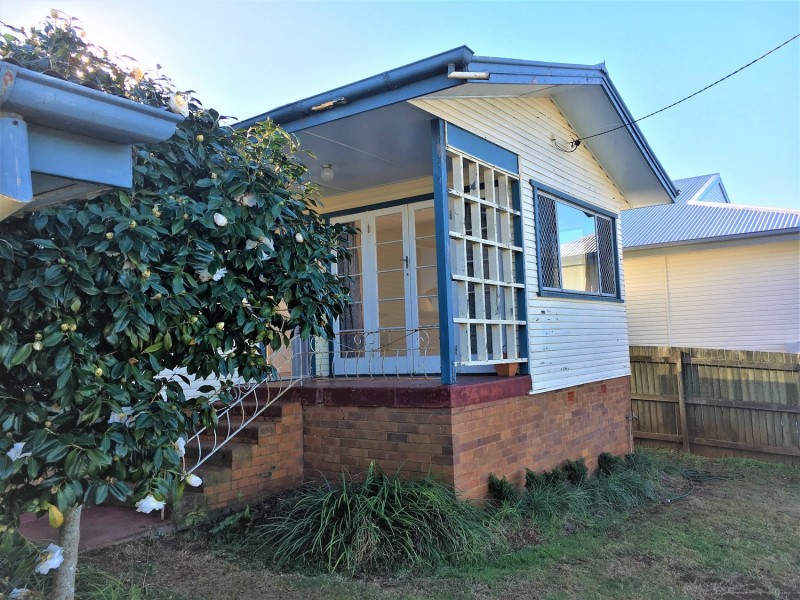 17 Primrose Street, Centenary Heights QLD 4350