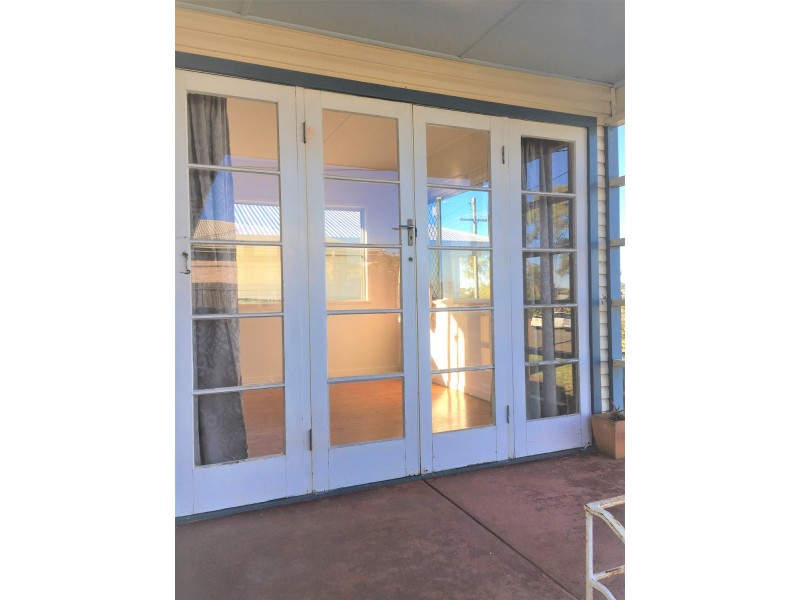 17 Primrose Street, Centenary Heights QLD 4350