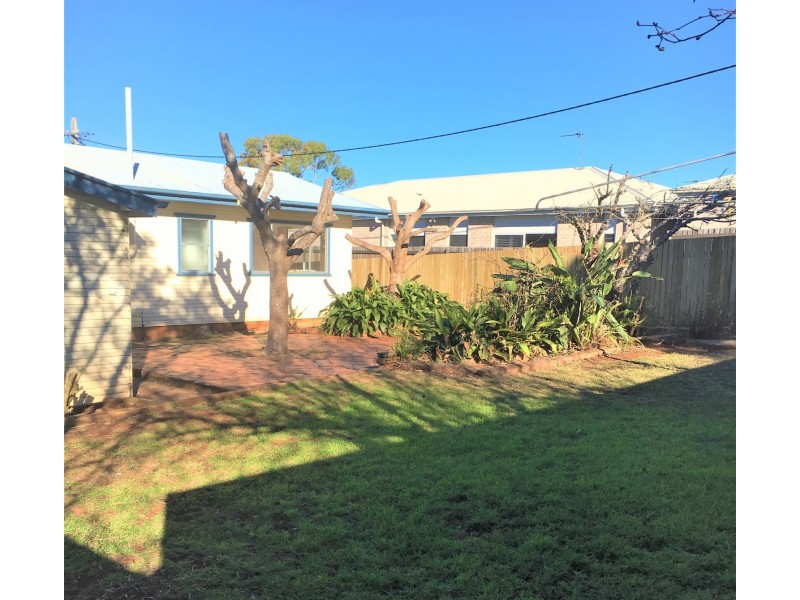 17 Primrose Street, Centenary Heights QLD 4350