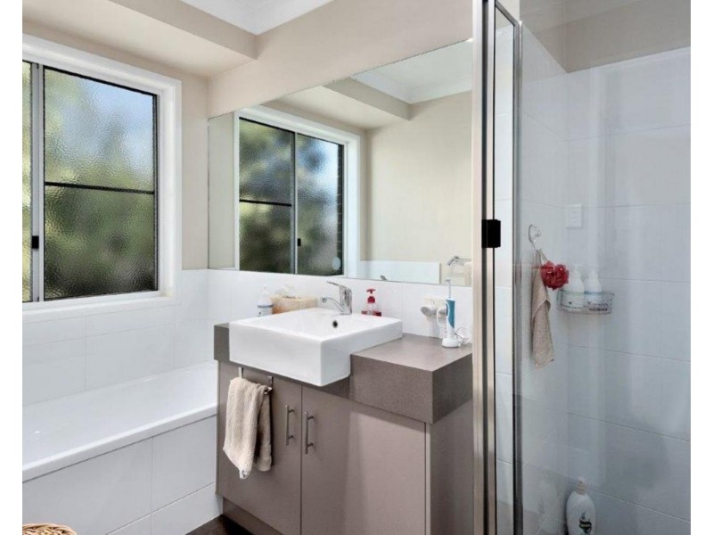 13 Vinnicombe Street, Kearneys Spring QLD 4350