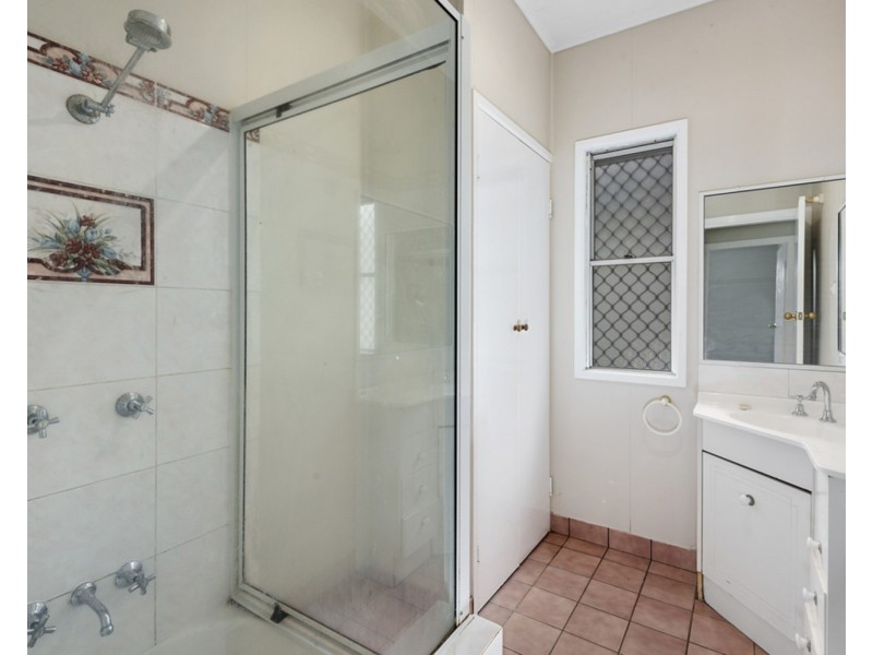 124a Holberton Street, Newtown QLD 4350