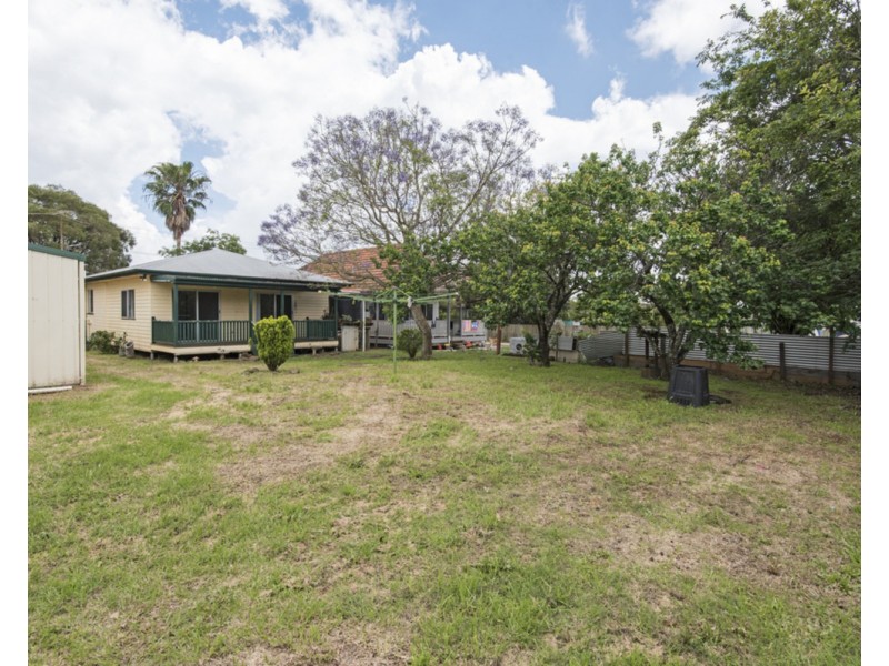 124a Holberton Street, Newtown QLD 4350
