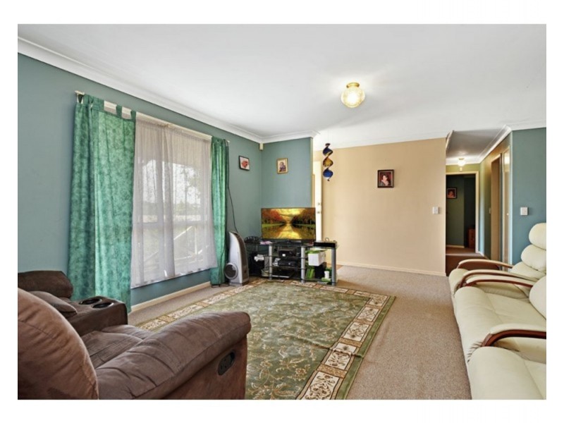 7 Moore Crescent, Wilsonton QLD 4350