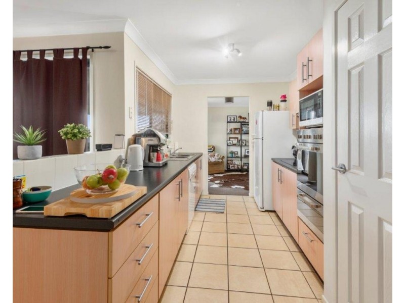 589 Hume Street, Kearneys Spring QLD 4350