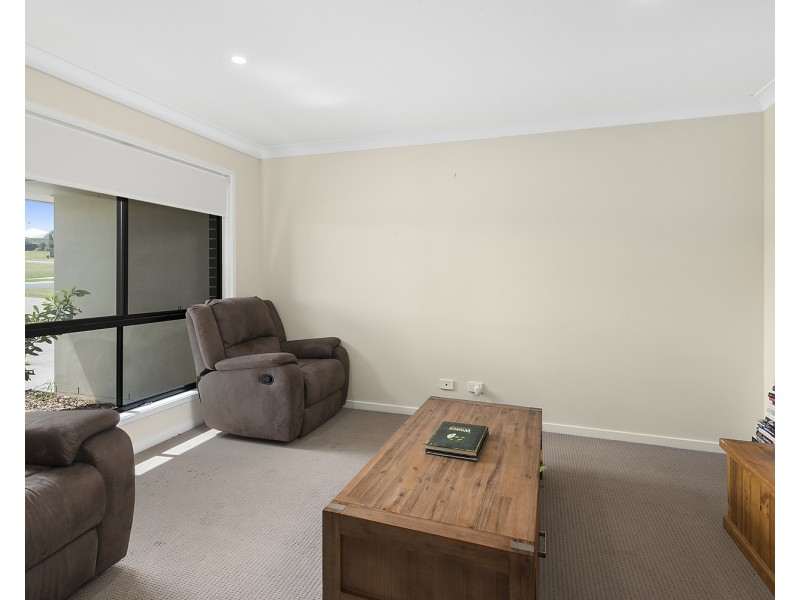 6 Kensei Street, Wyreema QLD 4352