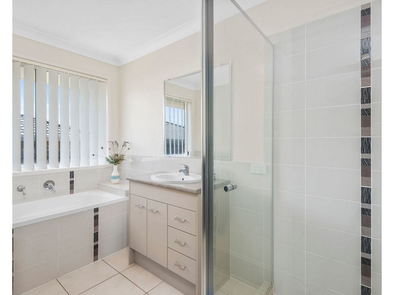 52 Newman Road, Wyreema QLD 4352