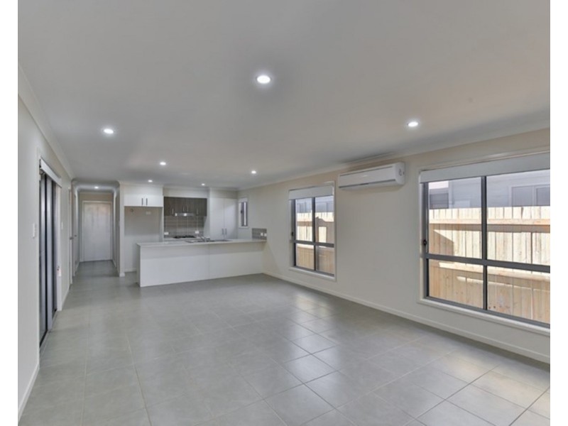 9 Farrer Street, Cranley QLD 4350