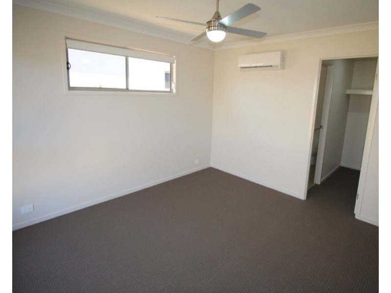 9 Farrer Street, Cranley QLD 4350