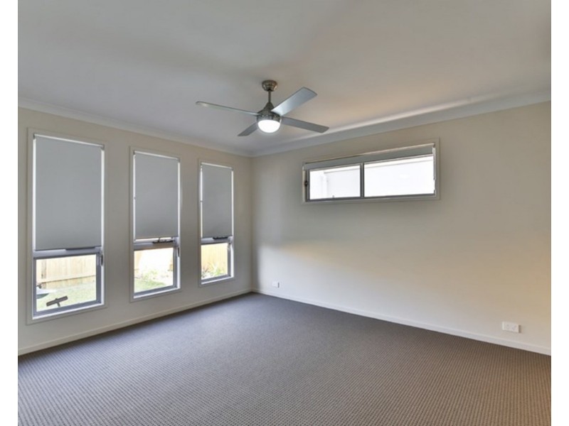 9 Farrer Street, Cranley QLD 4350