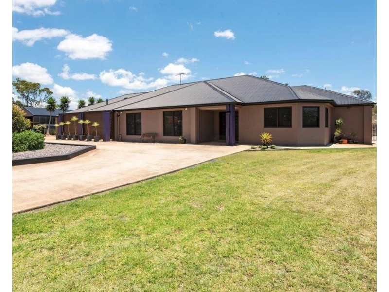 25 Timber Ridge Court, Vale View QLD 4352