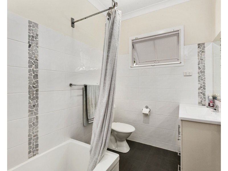 3 Ascot Street, Newtown QLD 4350