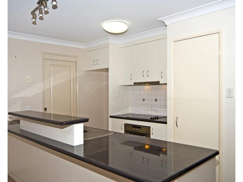 8 Patron Crescent, Glenvale QLD 4350