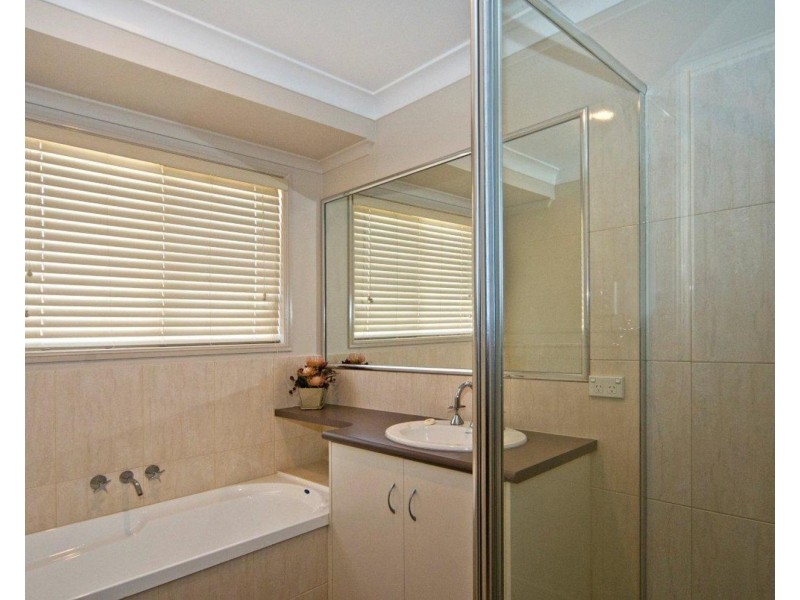 8 Patron Crescent, Glenvale QLD 4350