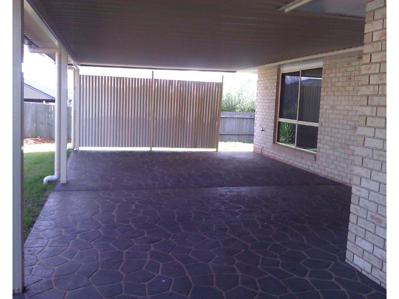 8 Patron Crescent, Glenvale QLD 4350