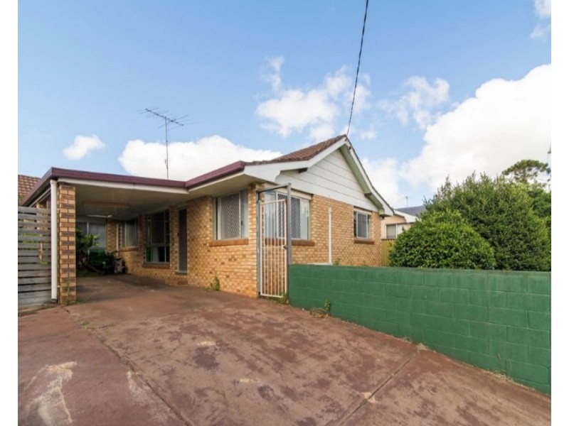 1/68 Hursley Road, Newtown QLD 4350