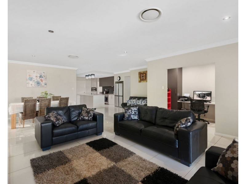 261a Geddes Street, Centenary Heights QLD 4350