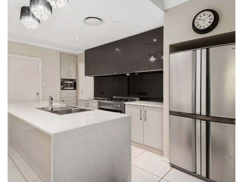 261a Geddes Street, Centenary Heights QLD 4350