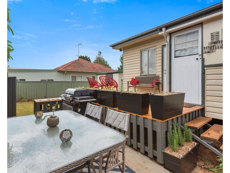 19 Edith Street, Newtown QLD 4350