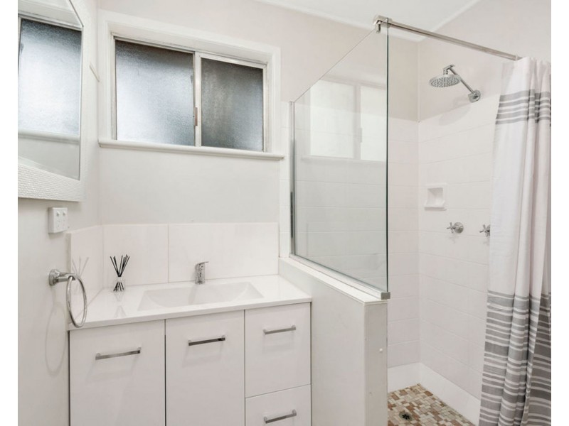 3/128 Long Street, Centenary Heights QLD 4350