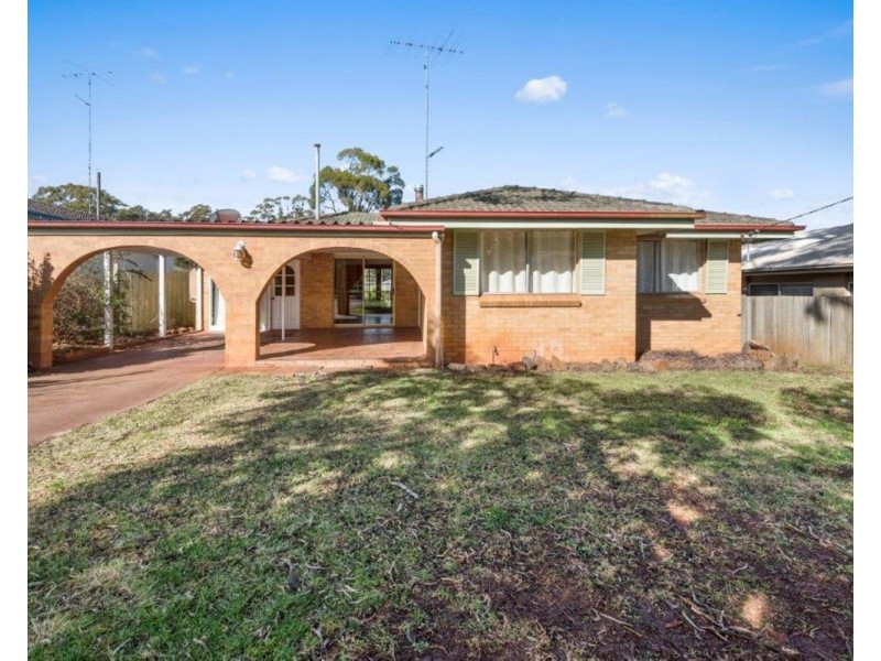 20 Weller Street, Rangeville QLD 4350