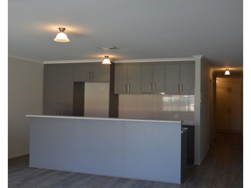 2 & 2A Commane Avenue, Seaton SA 5023