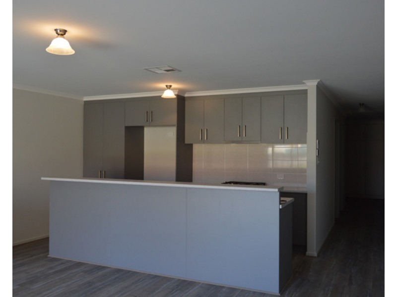 2A Commane Avenue, Seaton SA 5023