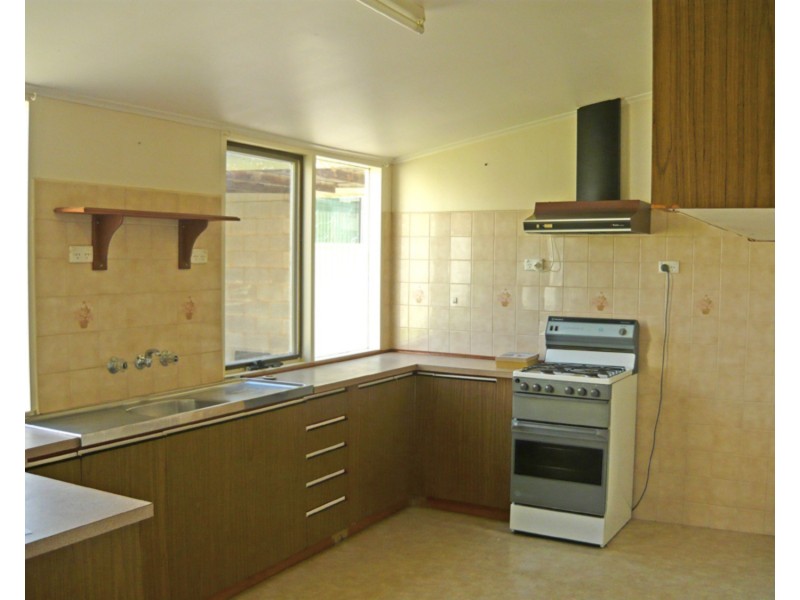 8 Fourth Avenue, Cheltenham SA 5014