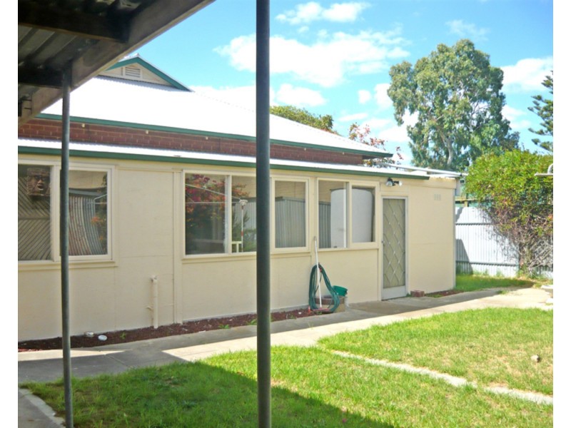 8 Fourth Avenue, Cheltenham SA 5014