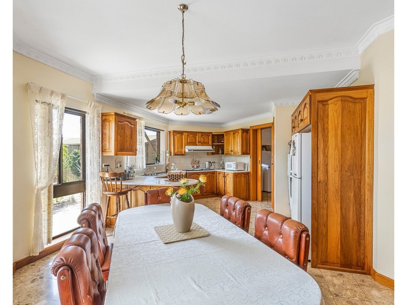 13 Sir Ross Smith Avenue, North Haven SA 5018