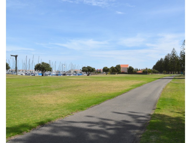 13 Sir Ross Smith Avenue, North Haven SA 5018