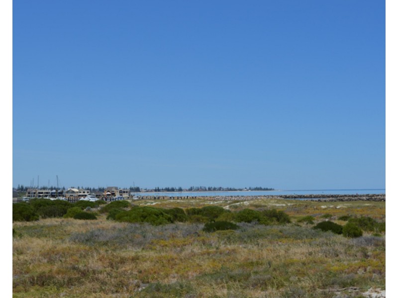 13 Sir Ross Smith Avenue, North Haven SA 5018