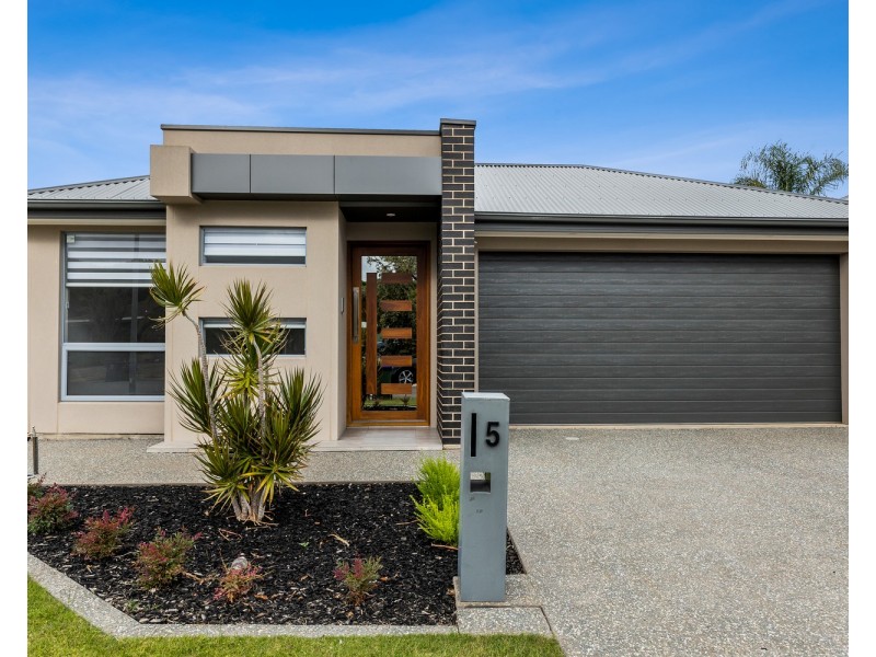 5  Lomond Court, West Lakes SA 5021