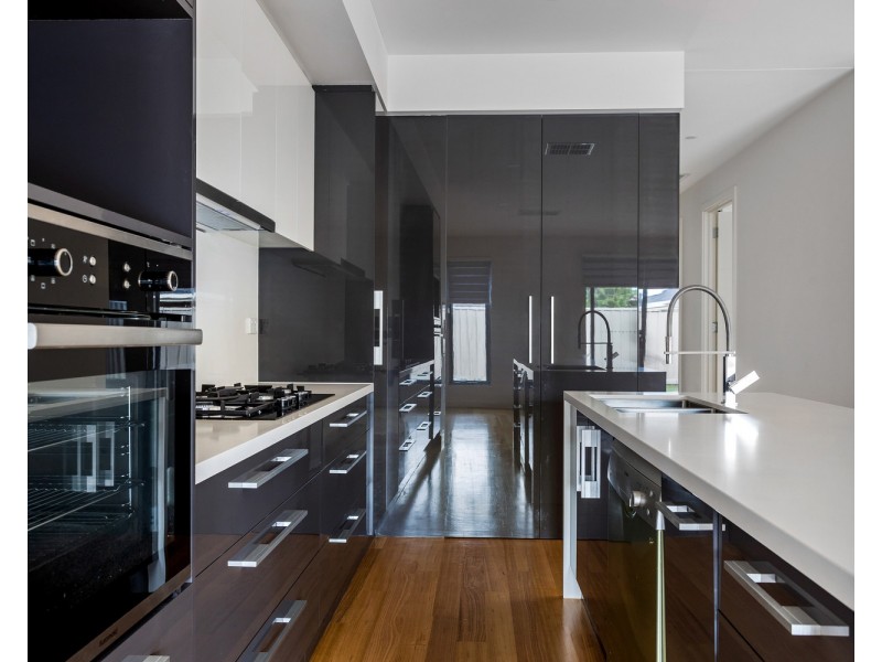 5  Lomond Court, West Lakes SA 5021