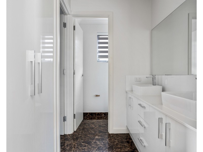 5  Lomond Court, West Lakes SA 5021