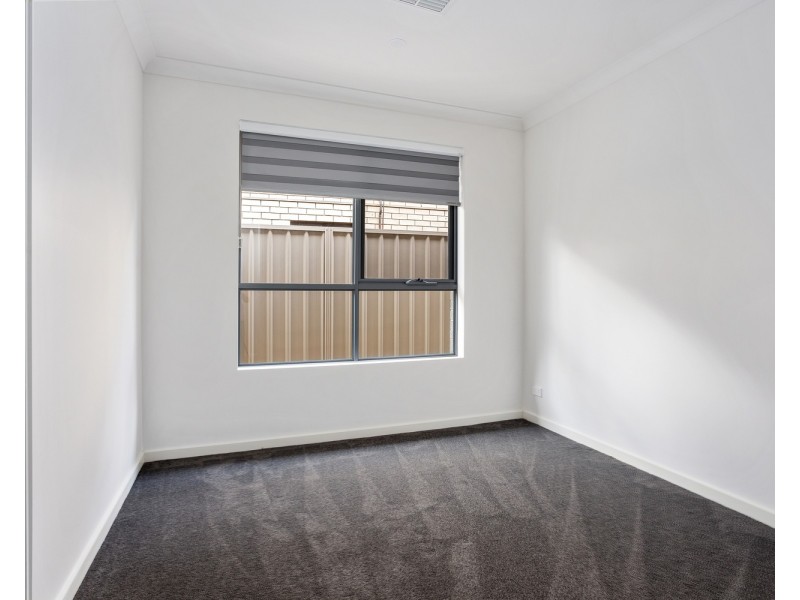 5  Lomond Court, West Lakes SA 5021