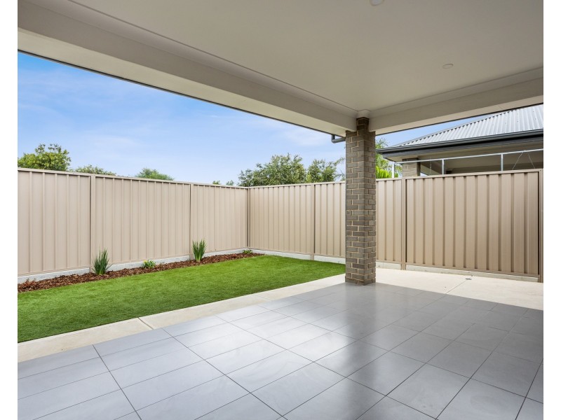5  Lomond Court, West Lakes SA 5021