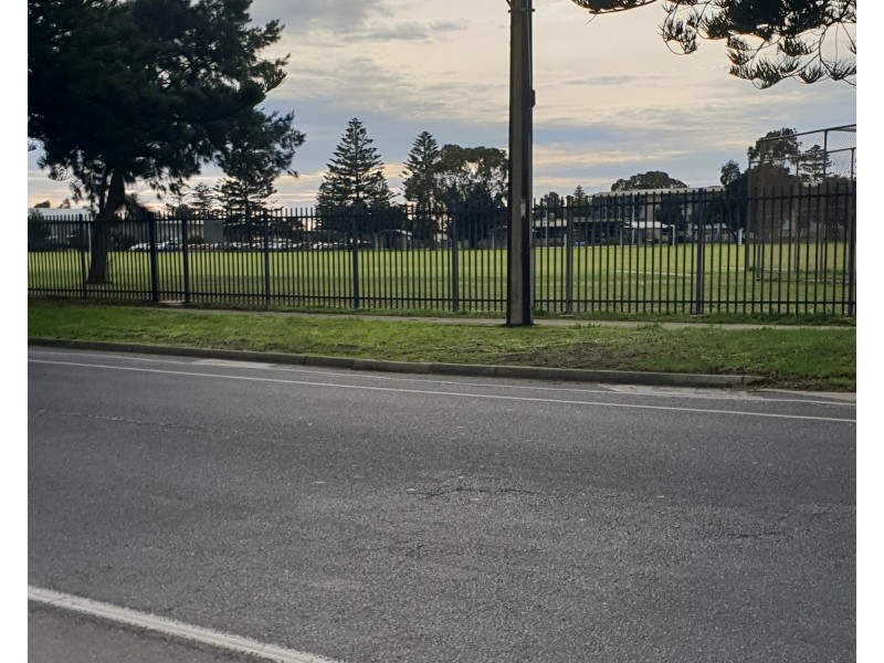 685 Military Road, Taperoo SA 5017