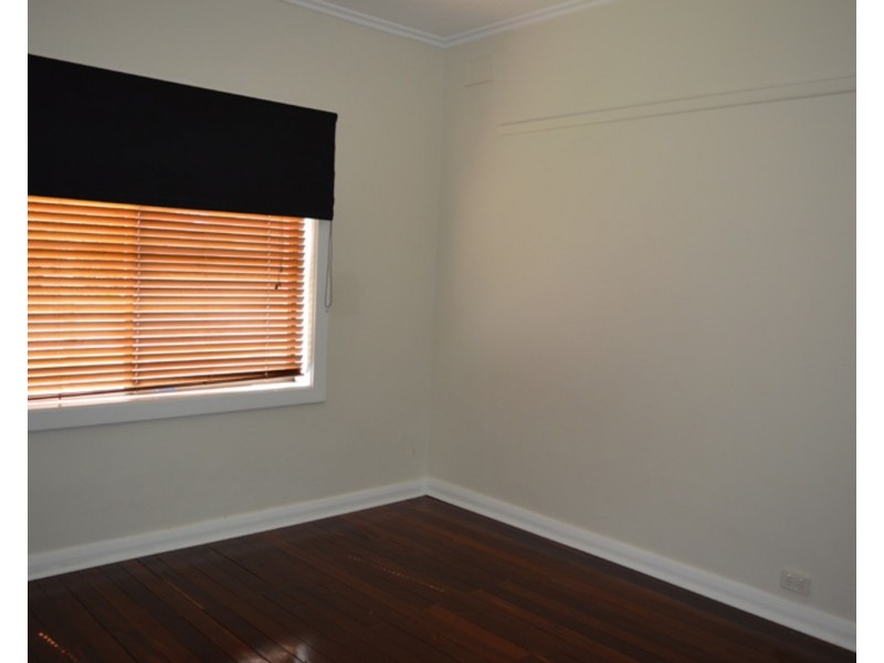 5 Vee Drive, Woodville North SA 5012