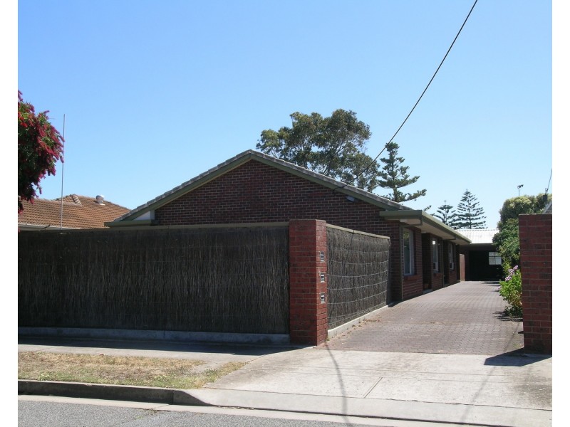 2/25 Centre Street, Largs Bay SA 5016