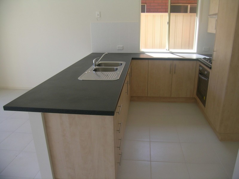4/42 Strathfield Terrace, Largs North SA 5016