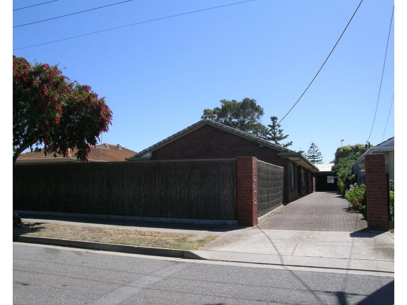 2/25 Centre Street, Largs Bay SA 5016