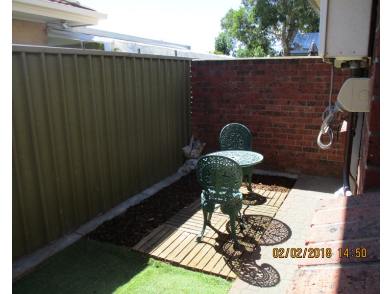 2/25 Centre Street, Largs Bay SA 5016