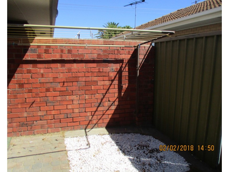 2/25 Centre Street, Largs Bay SA 5016