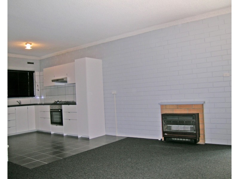 2/10 Angas Street, Alberton SA 5014