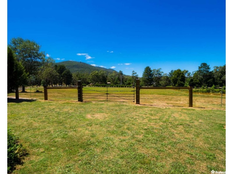 2 Church Lane, Buxton VIC 3711